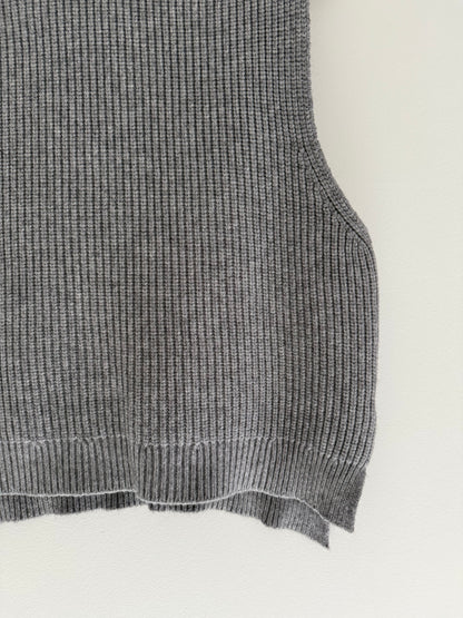 Pull sans manches avec grand col effet laine