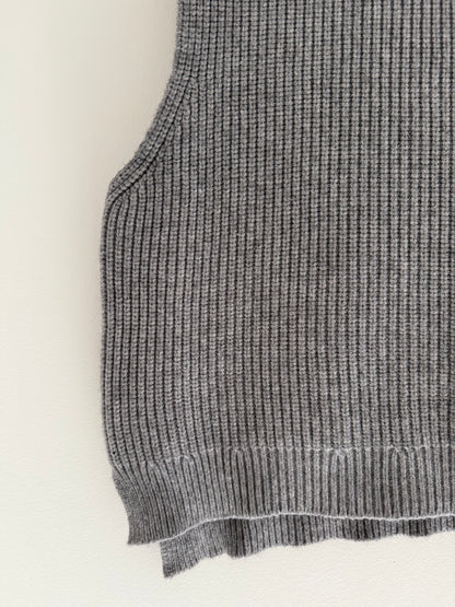 Pull sans manches avec grand col effet laine