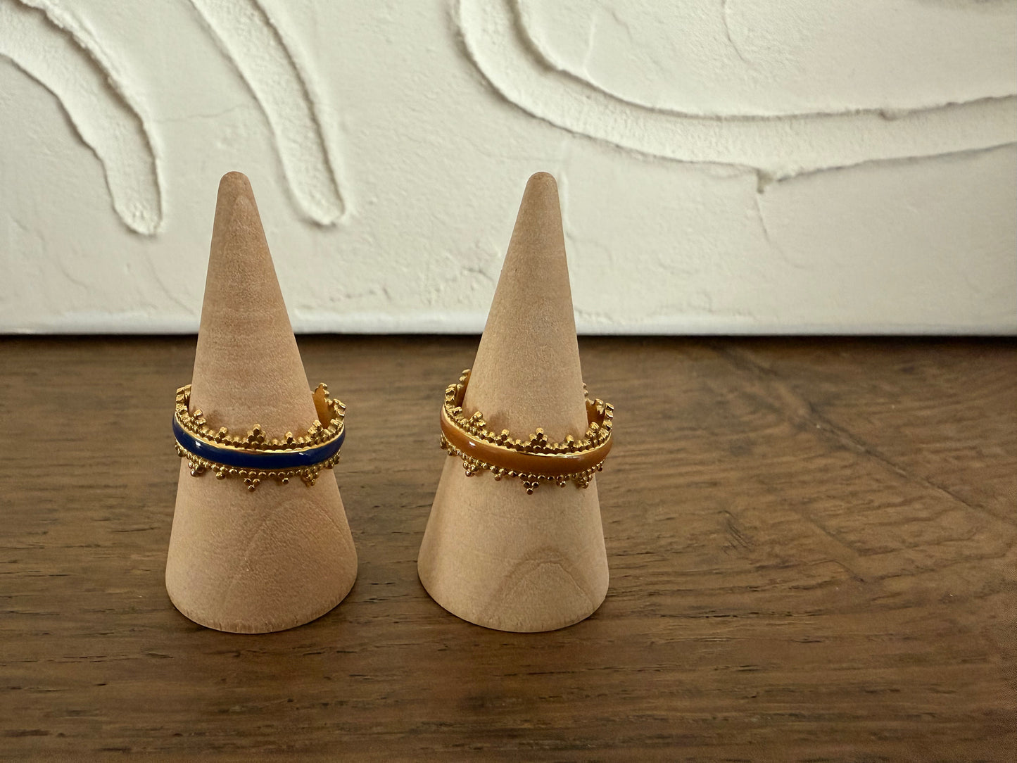 Bague anneau ouvert dorée avec bande de couleur