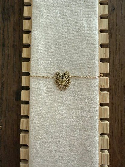 Bracelet fin avec pendant design éventail