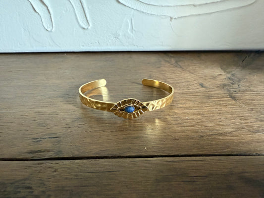Bracelet ouvert de couleur doré martelé