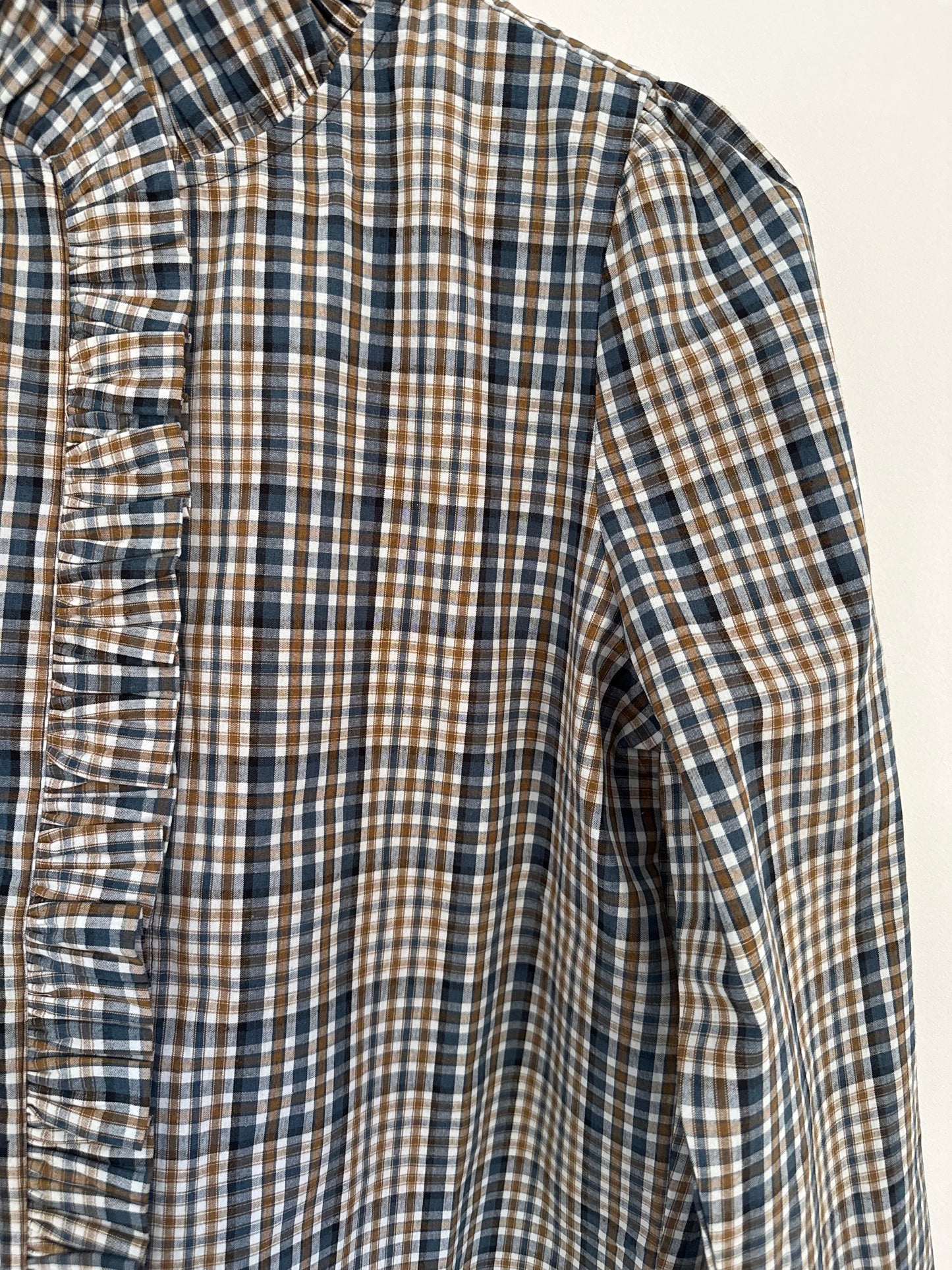 Chemise à carreaux avec col volant camel et bleue