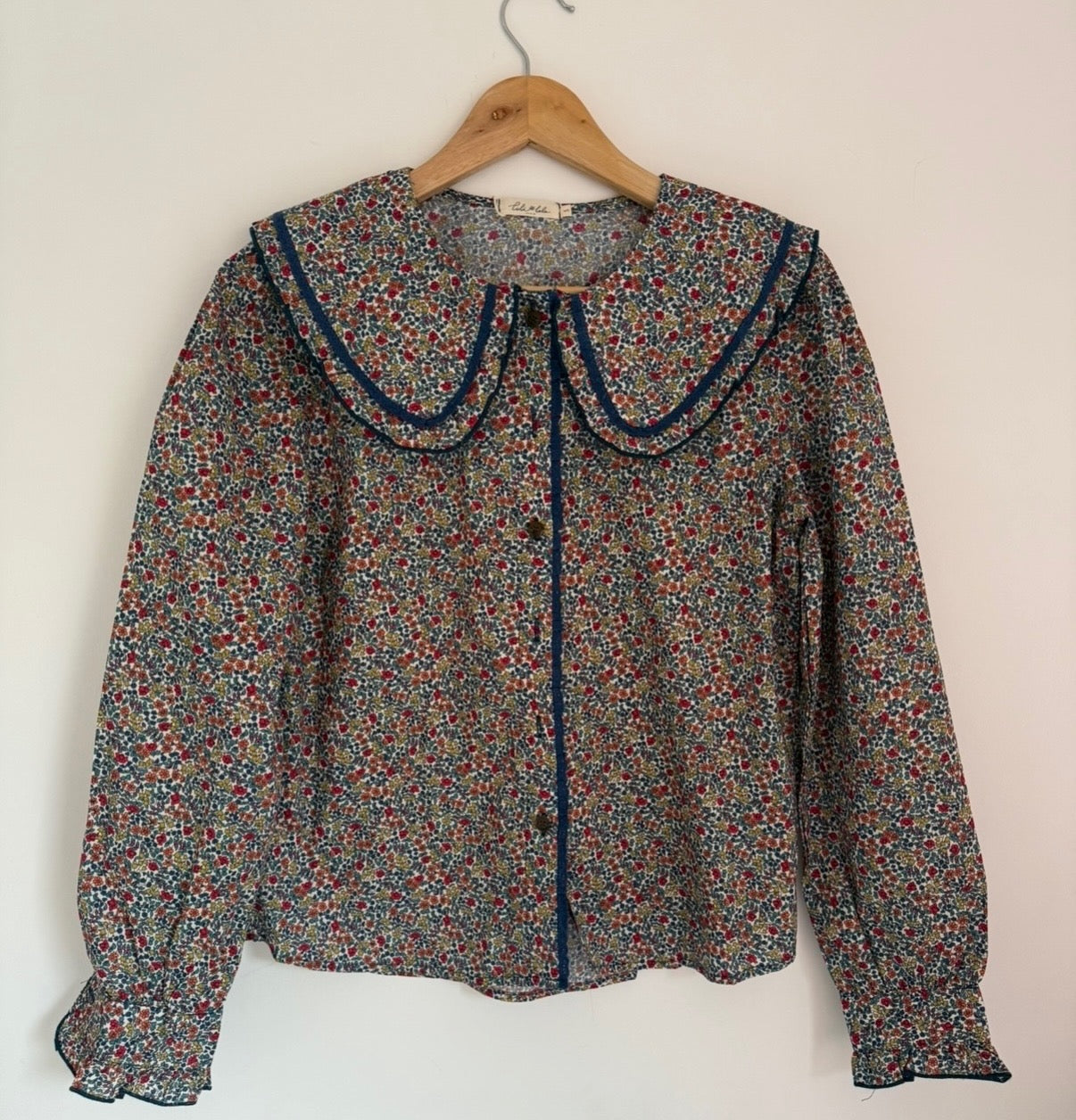 Blouse avec col claudine imprimé fleuri