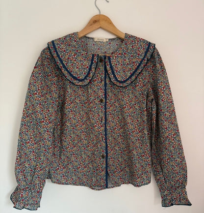 Blouse avec col claudine imprimé fleuri