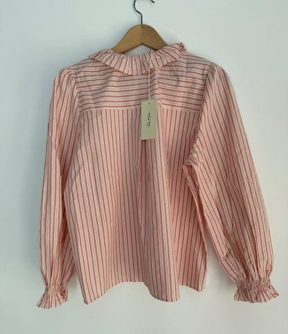 Blouse avec col volant crème rayée rose