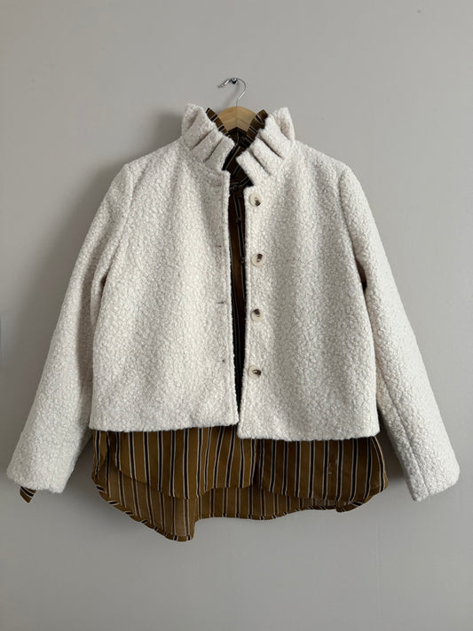 Veste avec col à bouclettes crème