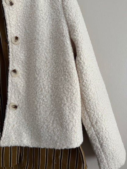 Veste avec col à bouclettes crème