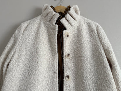 Veste avec col à bouclettes crème