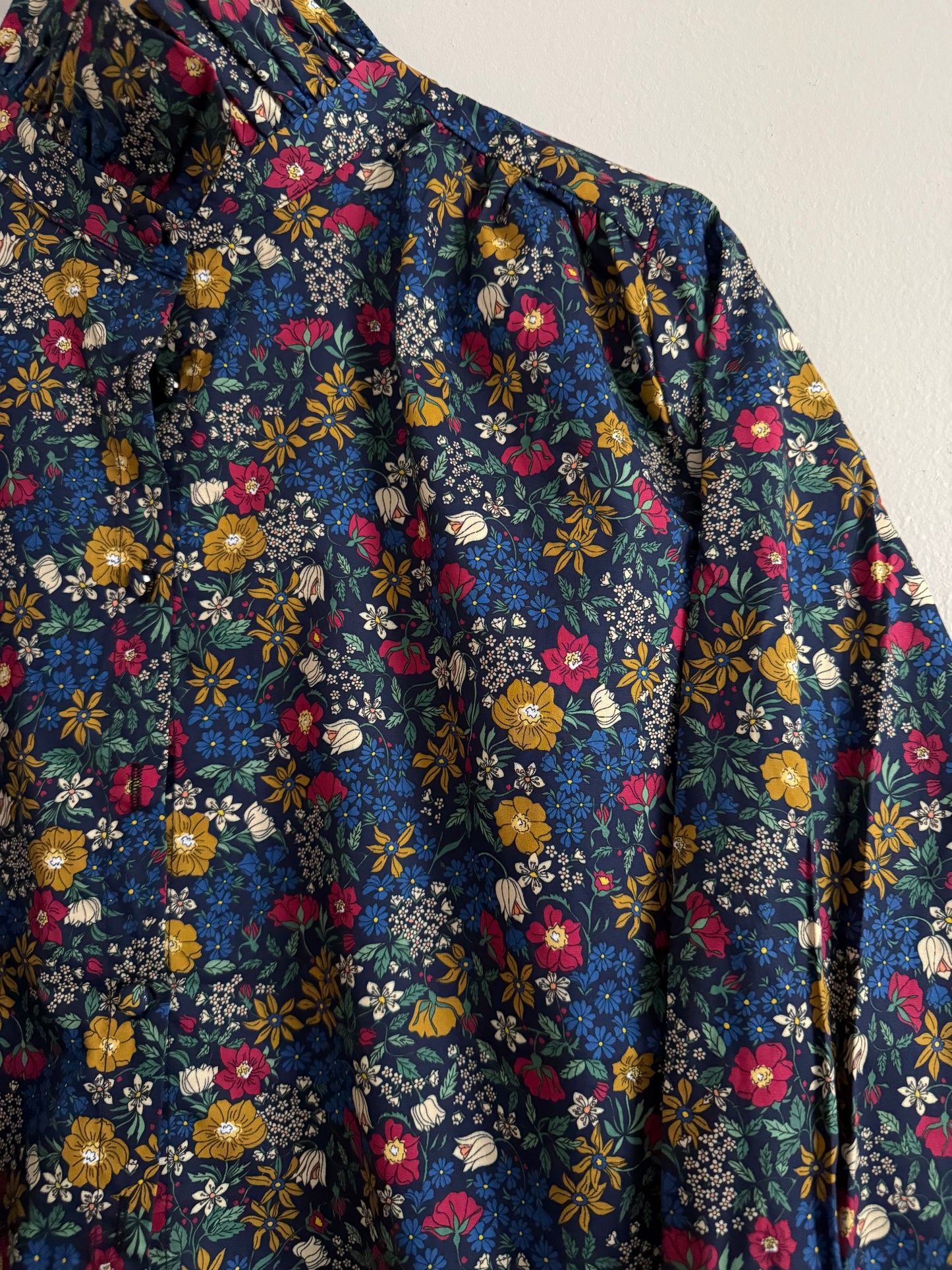 Chemise avec col imprimé fleuri bleue marine